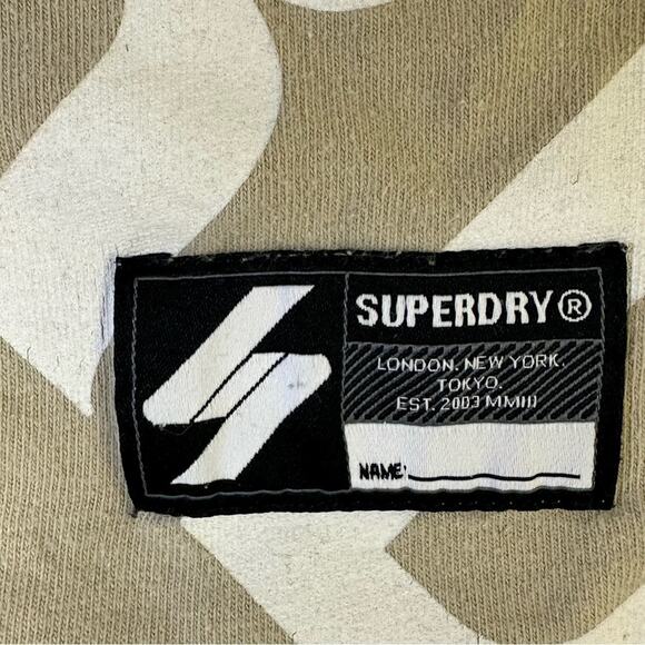 Superdry Graphic Tee - Size M - Picture 13 of 16